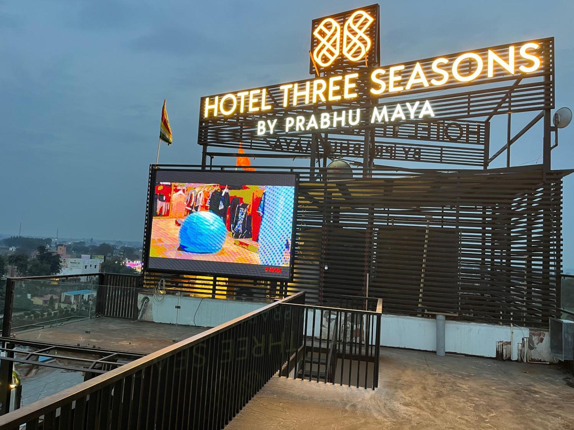 Hotel Three Seasons Vrindāvan Eksteriør billede